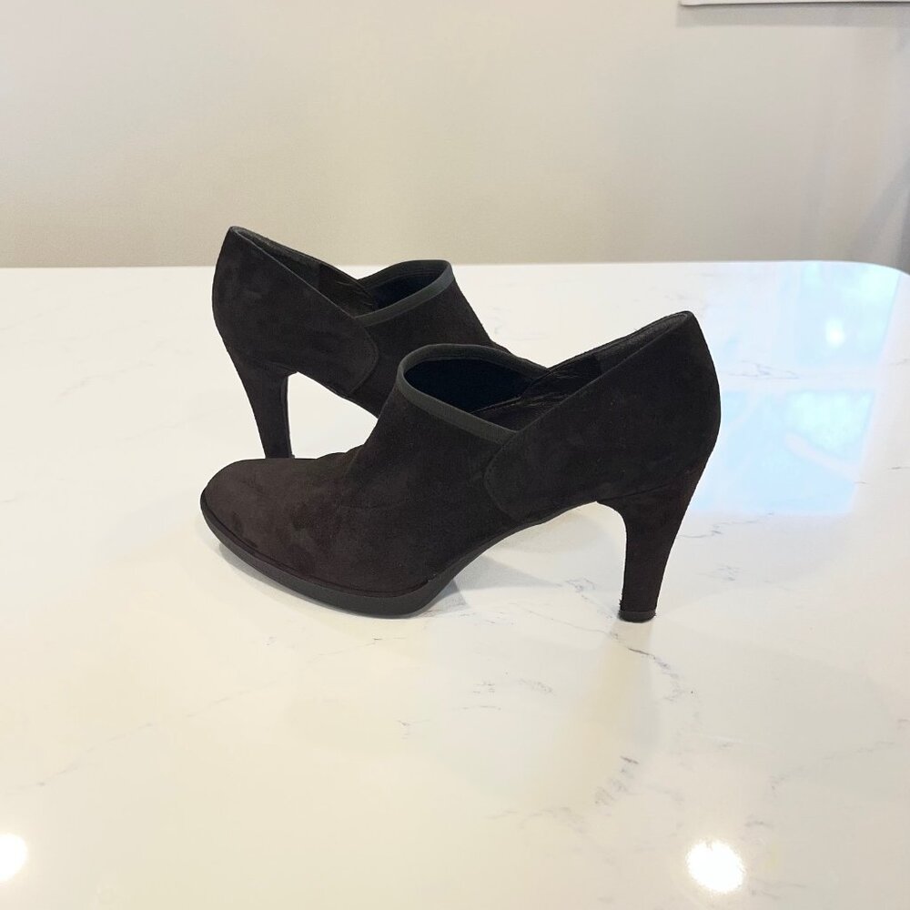 Stuart Weitzman Dark Brown Suede Leather Trim Slip On Low Top Ankle Booties Sz 8